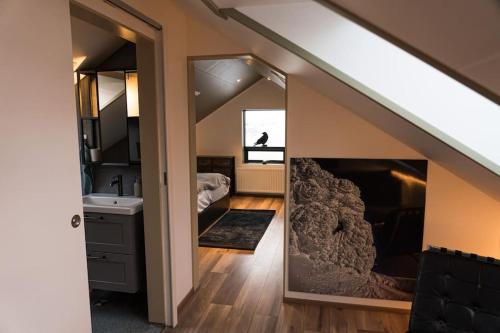 Scenic Penthouse - Ocean view & skylight windows