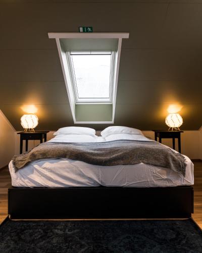 Scenic Penthouse - Ocean view & skylight windows