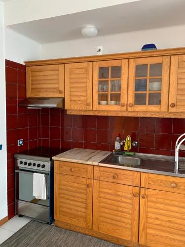 virtuve, Lovely and Cozy Quiaios 1 Bed Apartment in Quiaios
