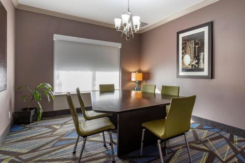 ห้องประชุม / บอลรูม, Holiday Inn Express Hotel and Suites Natchitoches By IHG in นัตชิโทชส์ (LA)