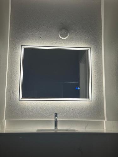 ROYAL MOTEL TRACY in แทรซี (CA)