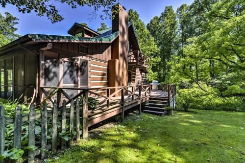 Black Mountain Cabin with Screend Porch and Scenic View - image 12