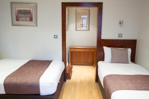 Garden View Hotel - image 13