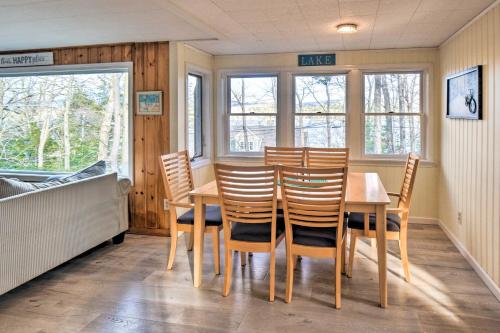 Updated Bristol Lakehouse with Kayaks and Beach Access - image 12
