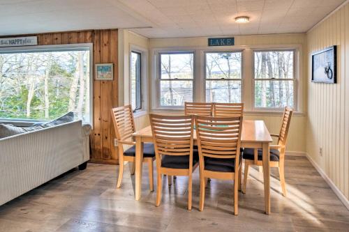 Updated Bristol Lakehouse with Kayaks and Beach Access in Bristol (NH)