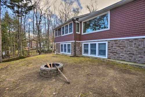Updated Bristol Lakehouse with Kayaks and Beach Access - image 10