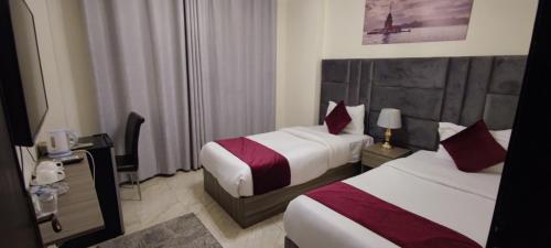 Standard Twin Room room in Golden Hotel