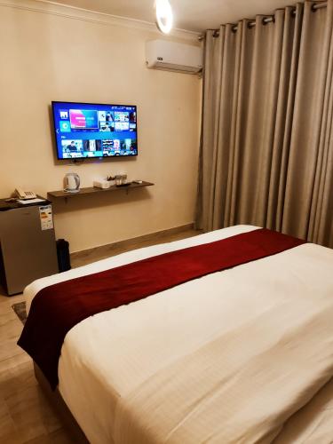 Standard Single Room image 6