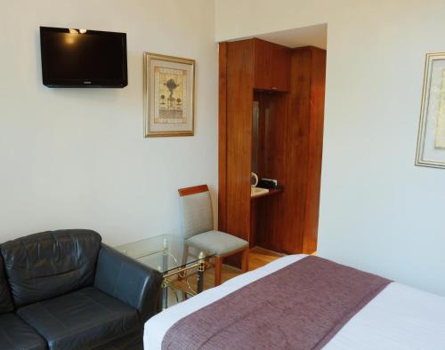 Garden View Hotel - image 14