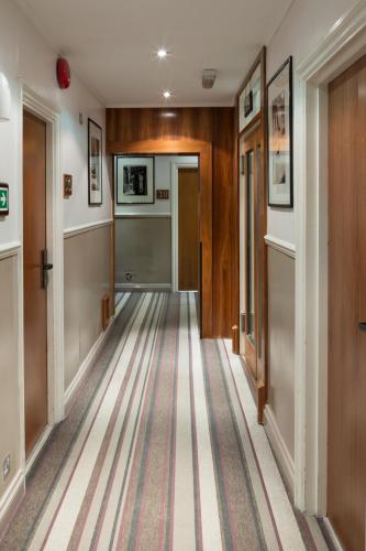 設施, 園景酒店 (Garden View Hotel) in 伯爵府