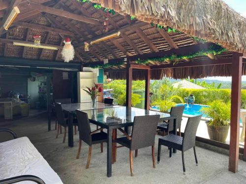 Pub/Hol, Tradewinds Villas in Port Vila