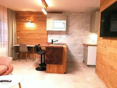RIVER SIDE near FRANKFURT-AIR CONDITION-PRIVATE PARKING in Hainburg, Deutschland