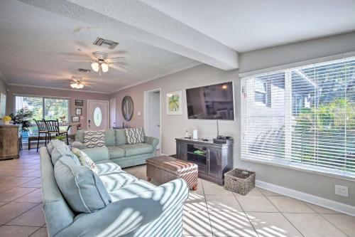 Waterfront Home with Saltwater Pool 10 Mins to Beach - image 11