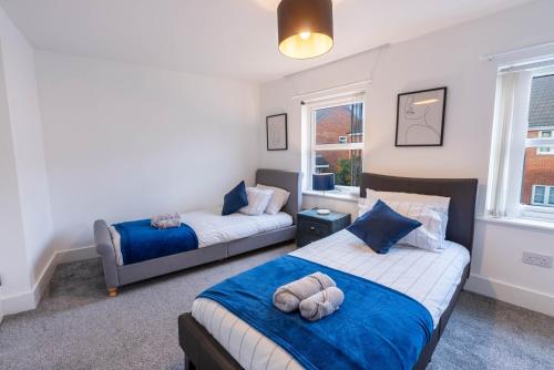 2 bedroom house with free Parking, Aylesbury, Johns st gîte à louer Manor House