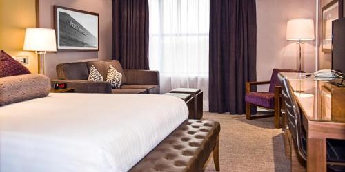 Sandman Signature London Gatwick Hotel