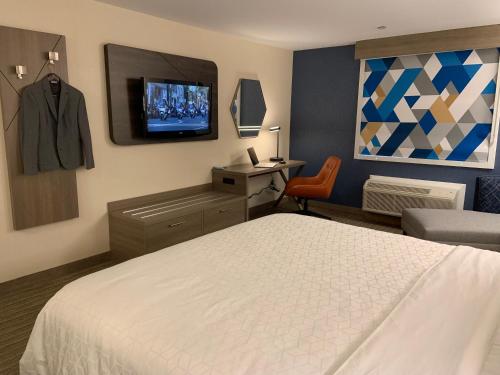 Holiday Inn Express Hotel & Suites Hermosa Beach an IHG Hotel - image 9