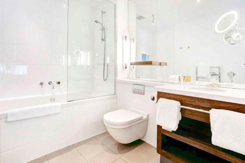 Sandman Signature Hotel Newcastle - image 8