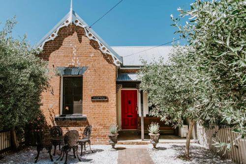 Riddell Cottage - A Federation Hideaway in Town