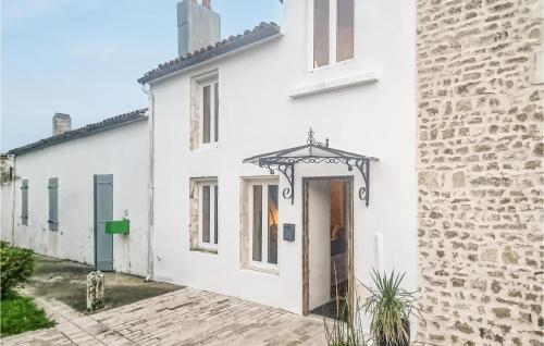 Awesome Home In Lhoumeau With 1 Bedrooms And Wifi - Location saisonnière - L'Houmeau