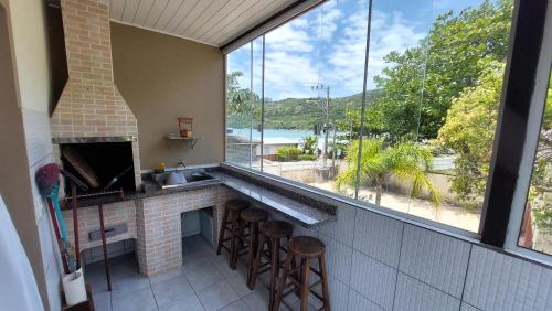 Casa Beira Mar Mariscal Superior in Praia da Tainha