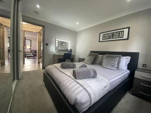 Modern Spacious 1 Bed Apartment with Free Parking in Trendy Inner London Suburb 15 mins walk to Victoria Line Underground then 20 mins to Oxford Street West End of London or 10 mins walk to Overground and 10 mins to London Liverpool St City of London, Londyn (zdjęcie 5)