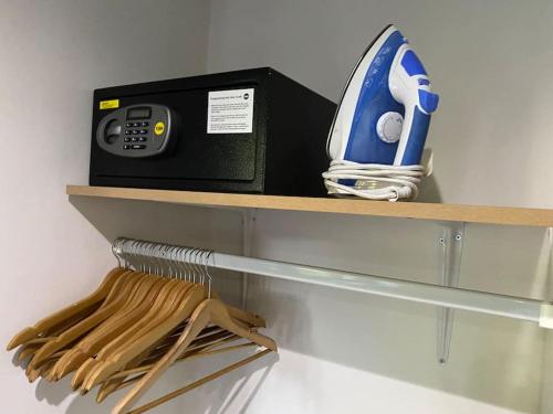 Modern Spacious 1 Bed Apartment with Free Parking in Trendy Inner London Suburb 15 mins walk to Victoria Line Underground then 20 mins to Oxford Street West End of London or 10 mins walk to Overground and 10 mins to London Liverpool St City of London, Londyn (zdjęcie 7)