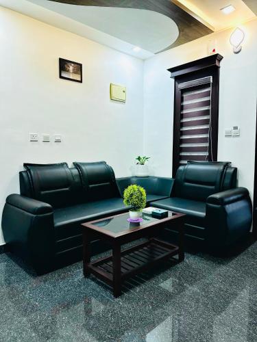 2 bedrooms, 3 beds