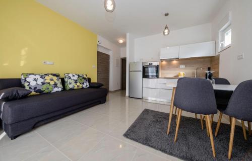 One-Bedroom Apartment with Balcony
