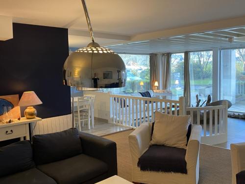 Grand Duplex en Front de Mer avec 3 Chambres, Animaux Acceptés, Equipements Complets, Cabourg - FR-1-487-321