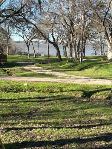 Homey Country Lake Tawakoni House in Hawk Cove, USA