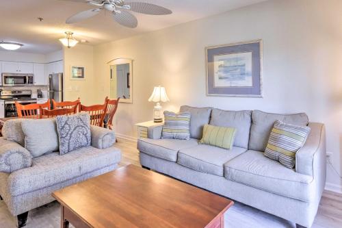 Hilton Head Condo Community Pool and Hot Tub! in 힐튼 헤드 아이랜드 (SC)