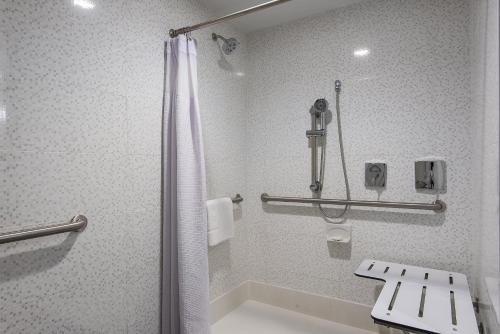 Crowne Plaza Princeton an IHG Hotel - image 6