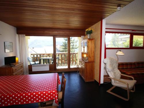Apartment (8 Adults)