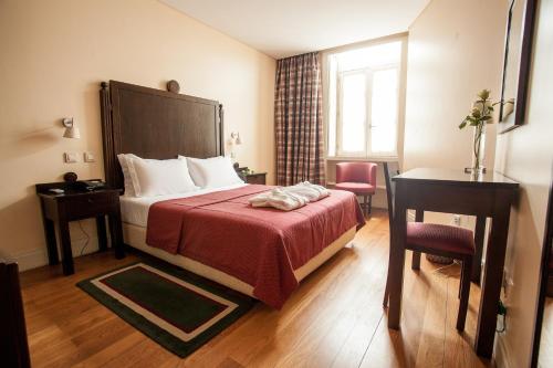 Hotel Bracara Augusta Stop at Hotel Bracara Augusta to discover the wonders of Braga. The hotel offers a wide range of amenities and perks to ensure you have a great time. To be found at the hotel are 24-hour front desk, f