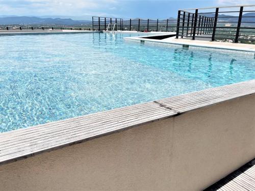 Très bel appartement -résidence avec piscine sur le toit et vue panoramique