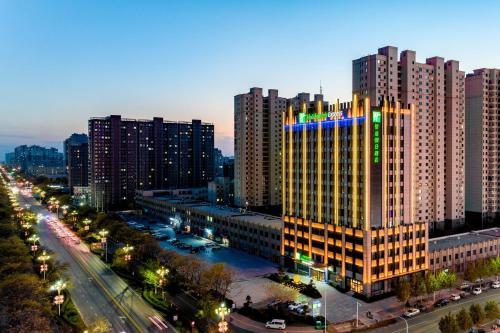413719774 Holiday Inn Express Xinji City Center by IHG