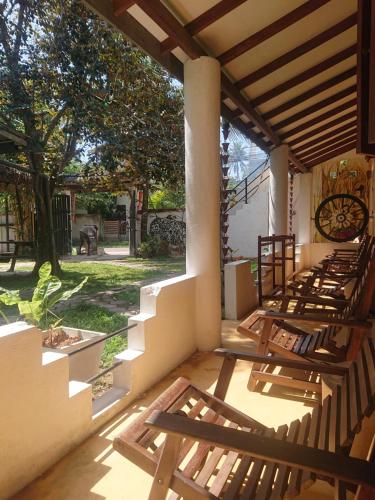 Kilátás, Surfing Life in Midigama Beach