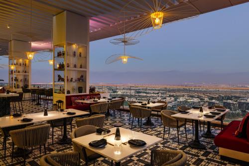 Radisson Dubai Damac Hills, Dubai (photo 9)