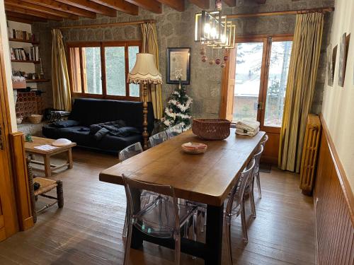 Maison dans la forêt de Bolquère, avec jardin.