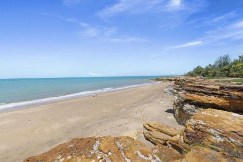 Palm Tree Paradise near Nightcliff with Pool