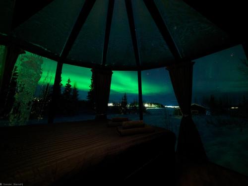 景觀, Aurora River Camp Glass igloos & cabins in 基律納市中心
