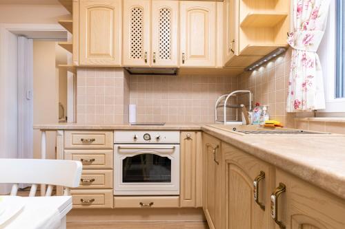 Bright & Cozy 1BD Flat with a Terrace and Parking by Flat Mаnager in Plovdiv Western District