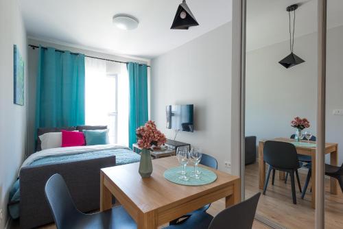 Okecie Airport Studio Bakalarska 2 P&O Serviced Apartments - image 7