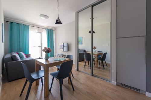 Okecie Airport Studio Bakalarska 2 P&O Serviced Apartments - image 4