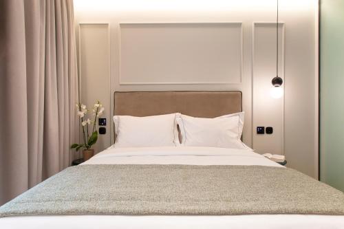 Comfort Double City View room in 1910 Lifestyle Hotel