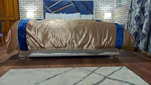 Deluxe Family Room image 2
