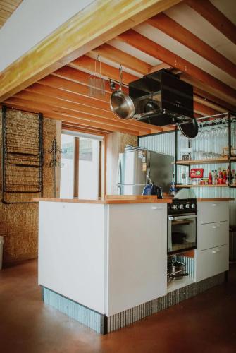 Three Little Pigs Escape - MAIN HOUSE - OFF GRID