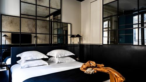 Monsieur George Hotel & Spa - Champs-Elysées, París