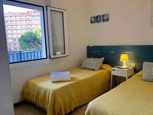 APARTAMENTOS AQUARIUM. 150 METROS PLAYA. 3