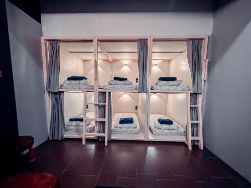 Bed Attitude Hostel Cenang Room Type - 1 Person in 6-Bed Dormitory - Mixed Bed Attitude Hostel Cenang Room Type - 1 Person in 6-Bed Dormitory - Mixed